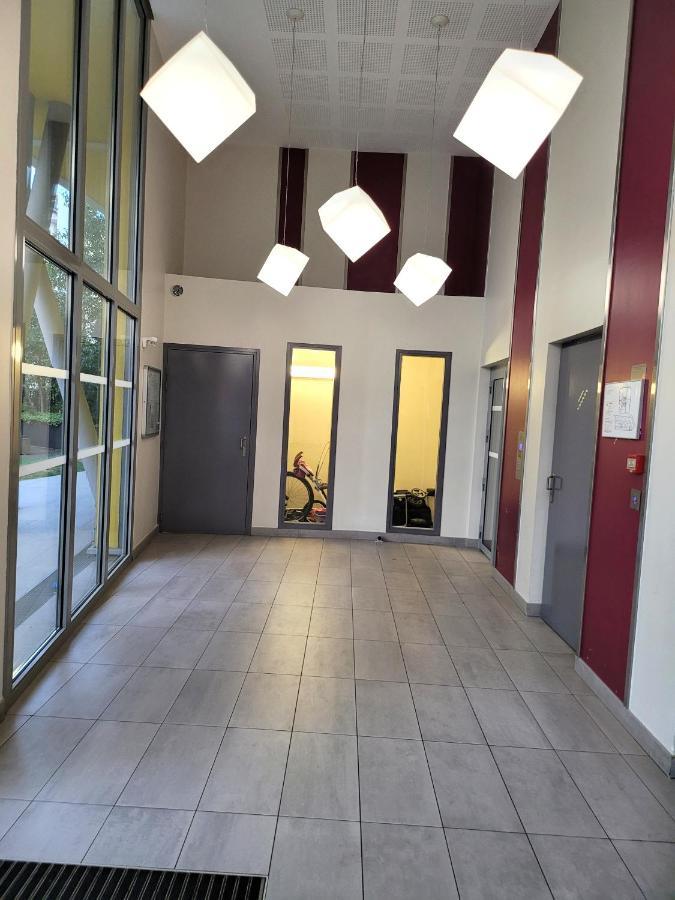 III Appart 2 Pièces, Neuf 200 m de Gare Parking Netflix Evry Courcouronnes Extérieur photo