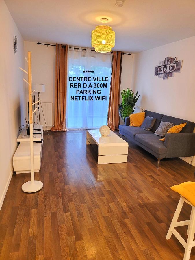 III Appart 2 Pièces, Neuf 200 m de Gare Parking Netflix Evry Courcouronnes Extérieur photo